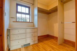 Master Dressing Room- click for photo gallery